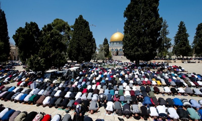 היערכות לקראת יום שישי השלישי של הרמדאן [צילום: ג'מאל עוואד, פלאש 90]