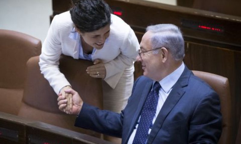 מכבש לחצים. בנימין נתניהו ושרון השכל[צילום: יונתן זינדל/פלאש 90]