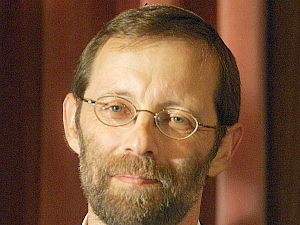 השקיע רבות בארגון. פייגלין