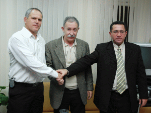 חתימת ההסכם. צילום: דוברות ההסתדרות