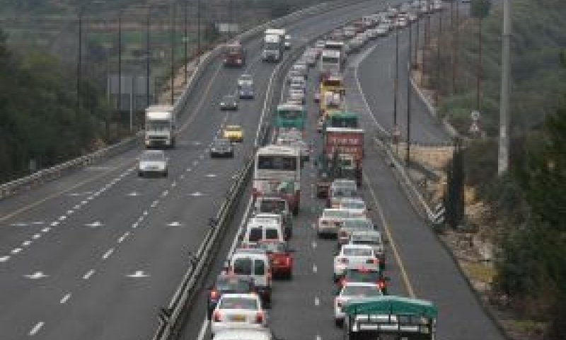 כ 75 ס"מ מקיר הבית מתוכנן כביש. הולנדי? עם "רצועת גינון"? [פלאש 90]