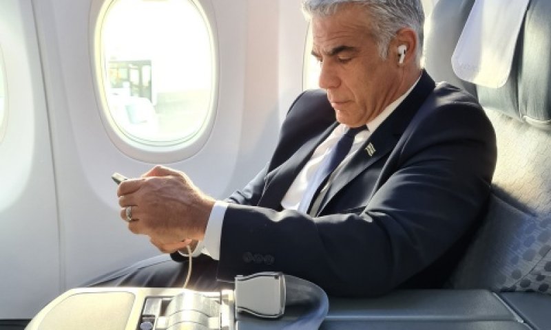 נסיעה ראשונה של שר ישראלי לאמירויות [צילום: מתוך הטוויטר של לפיד]