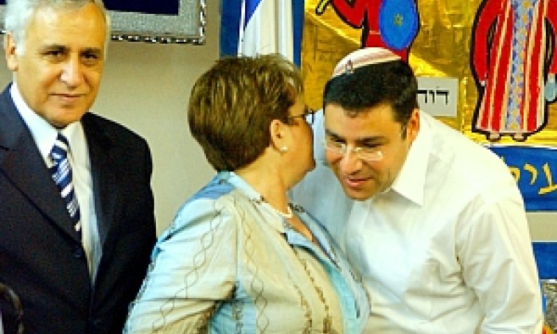 ליאור עם גילה ומשה לבית קצב[צילום: פלאש 90]