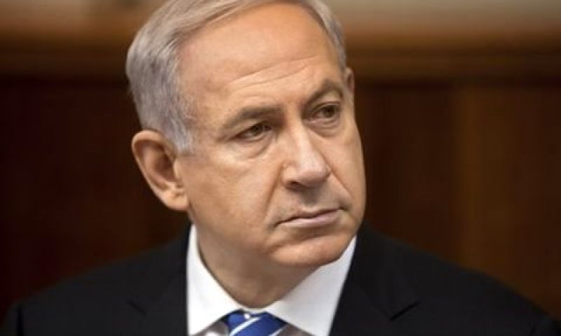 בין הפטיש לסדן. נתניהו [צילום: פלאש 90]