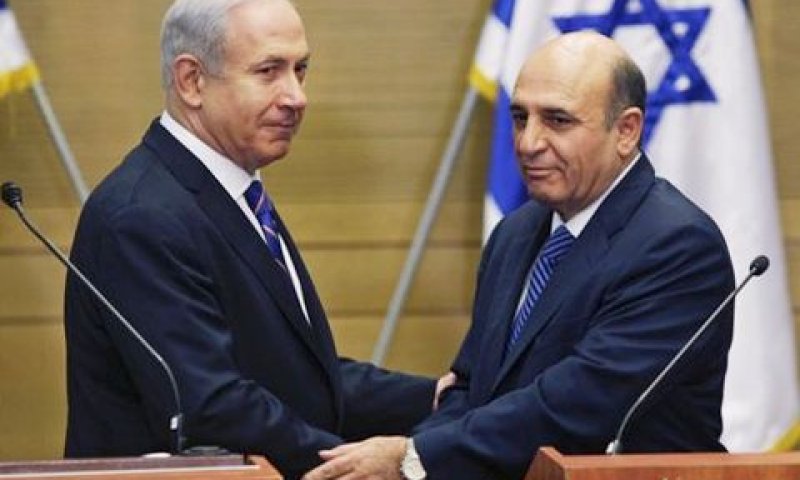 מופז ונתניהו. אין מי שיעצור את זה [צילום: AP]