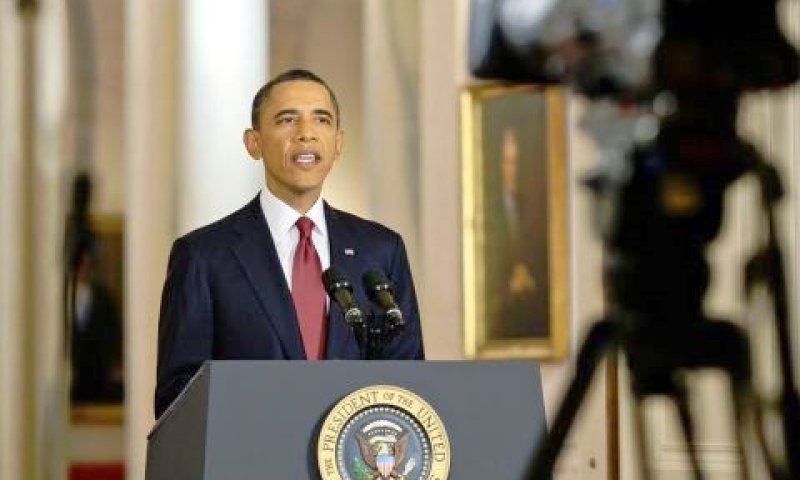 אובמה משחזר את הנאום לצורך צילום [צילום: Pete Souza/הבית הלבן]
