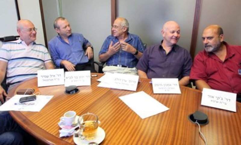 מסיבת עיתונאים של הרופאים המתמחים [צילום: פלאש 90]