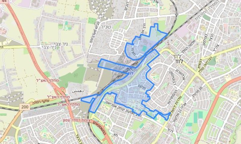 ליד מתחם הרכבת