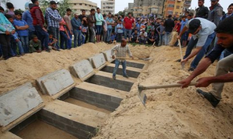 הלוויות 6 פעילי הזרוע הצבאית [צילום: עבד ראחים חטיב/פלאש 90]