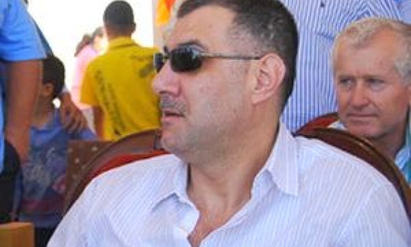 הילאל. את אשתו הבריח ללבנון