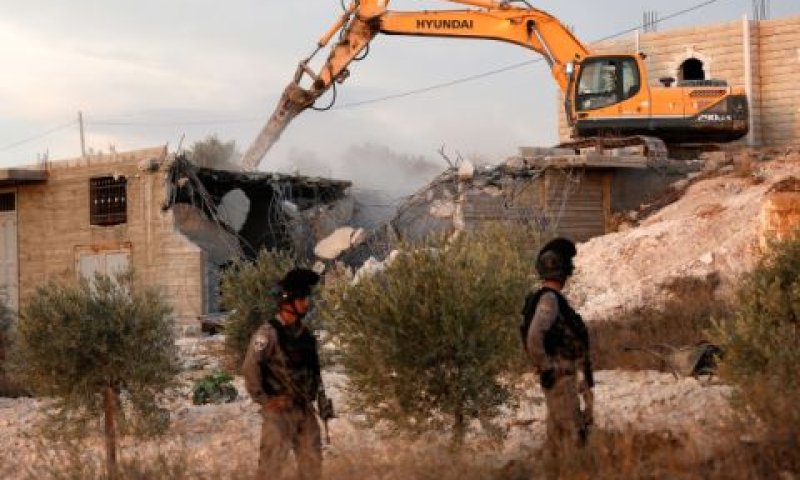הריסת בתים בכפר יאטה [צילום: ויסאם השלמון, AP]