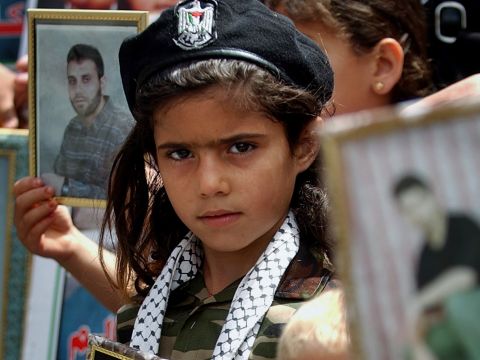 הפגנה פלשתינית לשיחרור האסירים [AP]