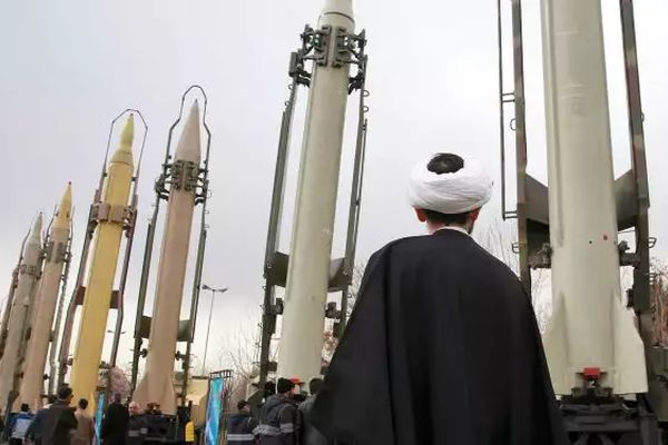 טילים אירניים שהוכנו לתקיפה [צילום: AP/Vahid Salemi]