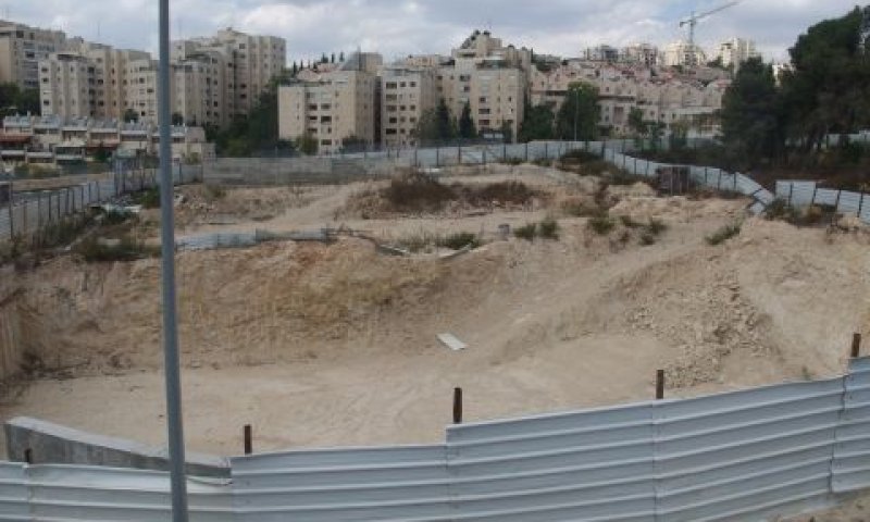 הבנייה הוקפאה בשל החקירה