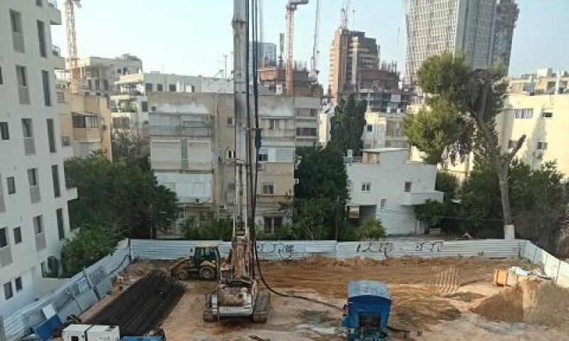 אתר בנייה היום בתל אביב