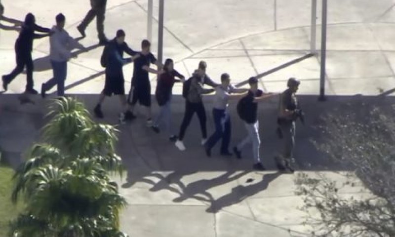 פיגוע ירי בבי ספר בפלורידה [צילום: AP]