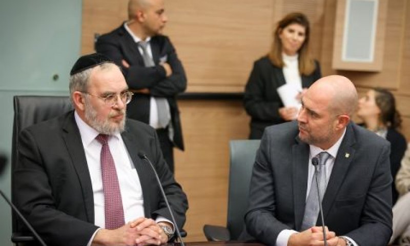 יו"ר הכנסת אוחנה ויו"ר הוועדה אשר [צילום: נועם מושקוביץ/דוברות הכנסת]