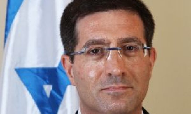 פרידלנדר. רק לשופט וצוותו [צילום: בוצ'צ'ו]