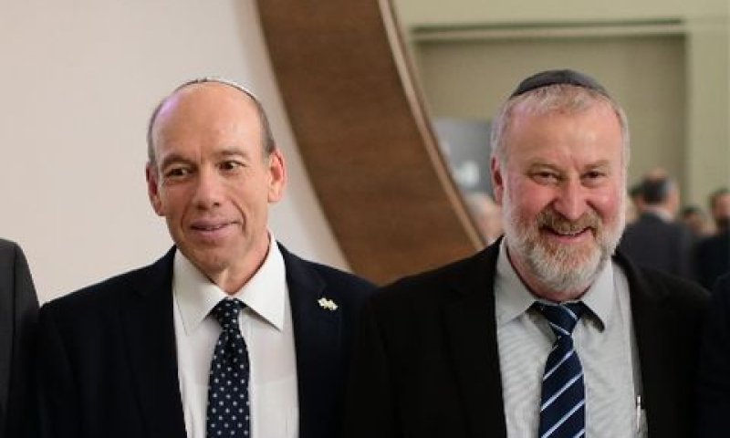 מנדלבליט ואנגלמן. "פגישה ברוח טובה" [צילום: תומר נויברג/פלאש 90]