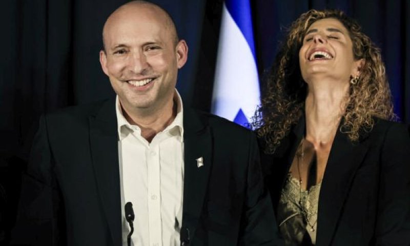 בנט. נחלש מעמיק את הפער מאיזנקוט [צילום: צפריר אביוב/פלאש 90]