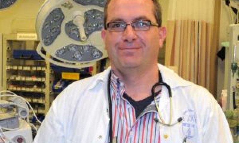 ד"ר רביב [צילום: רוני אלברט-המרכז הרפואי לגליל]
