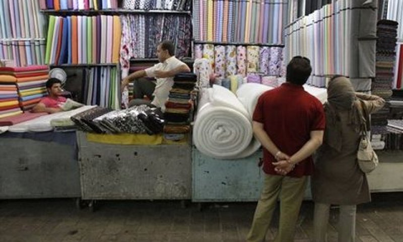 עיקר החשש - בחליפות ובשמלות [צילום: AP]