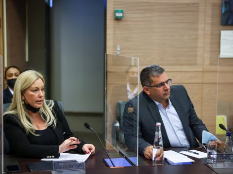 אופיר סופר ורות וסרמן לנדה [נועם מושקוביץ]