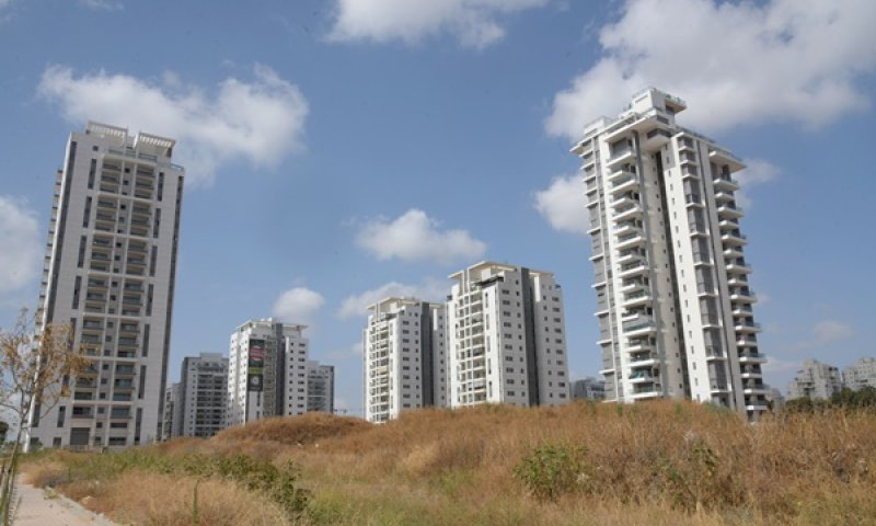 השטחים שיתפנו בעכו ובבאר יעקב ישמשו לבניית אלפי יחידות דיור [צילום: פלאש 90]