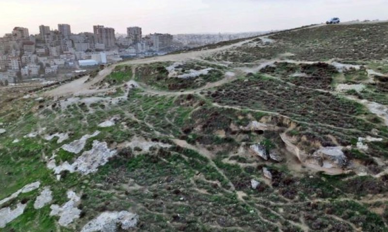 השטח שבו התגלה בית היוצר בהר הצופים [צילום: אמיל אלג'ם רשות העתיקות]