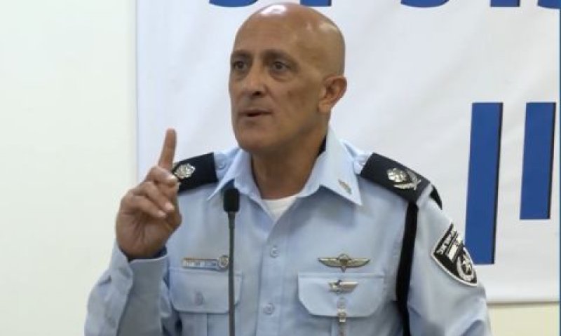 ניצב אלון אריה מעיד בוועדה [צילום: לע"מ]