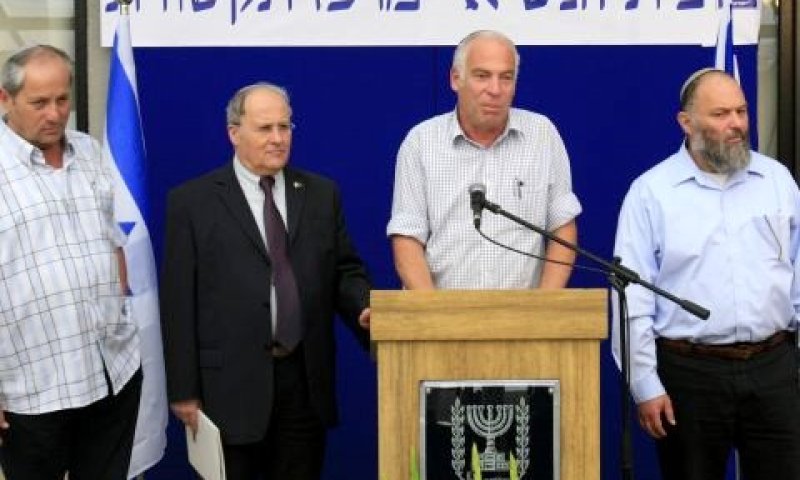 מימין לשמאל: אפי איתם, אורי אריאל, זבולון אורלב, צבי הנדל [צילום: פלאש 90]