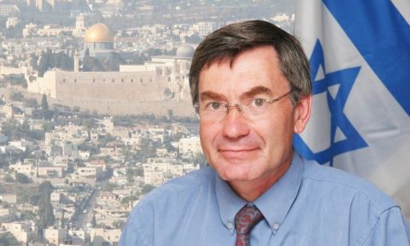 טנצר. טוען לפגיעה