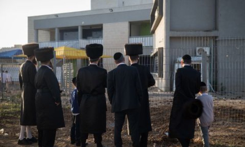 חרדים בקרית גת. 1,500 תלמידים [צילום: הדס פרוש, פלאש 90]