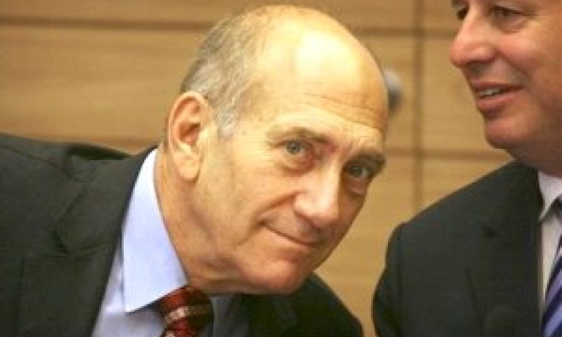 הנגבי ואולמרט [צילום: AP]