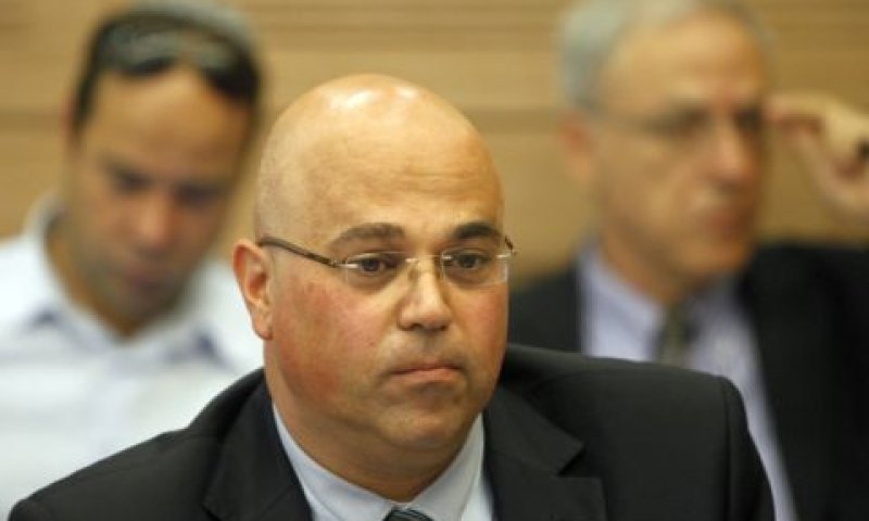 זקן. "הלוואות צריך להחזיר עד השקל האחרון" [צילום: פלאש 90]