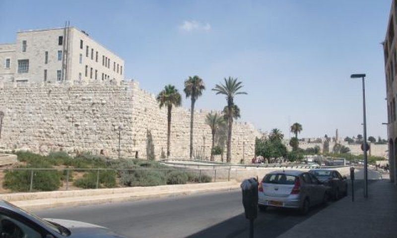 ירושלים העתיקה. האם הרכבת תגיע עד כאן?