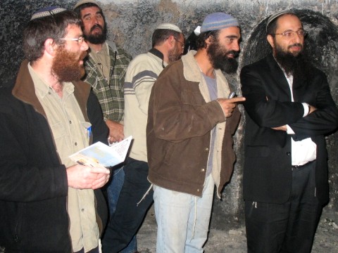 מלוויו של מסיקה. צעירים מהשומרון