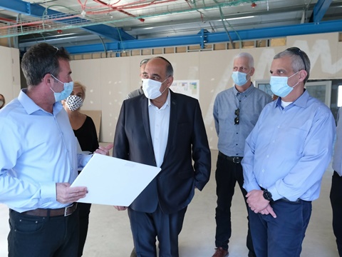 סיור במפעל שעומד להיות משופץ [צילום: דוברות רפאל]
