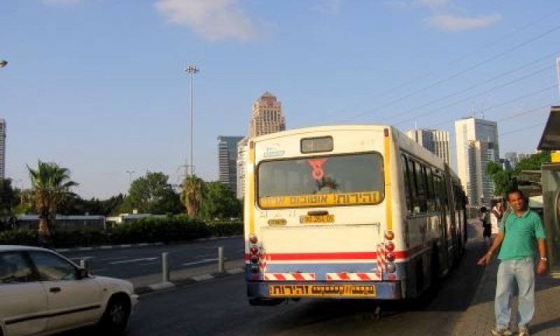 דרך בגין בת"א. מודל לחיקוי בכל המטרופולין [צילום: עידן יוסף]