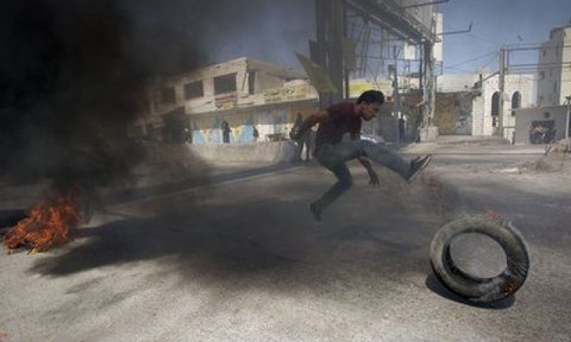 התפרעות בצפון ירושלים [צילום: מג'די מוחמד/AP]
