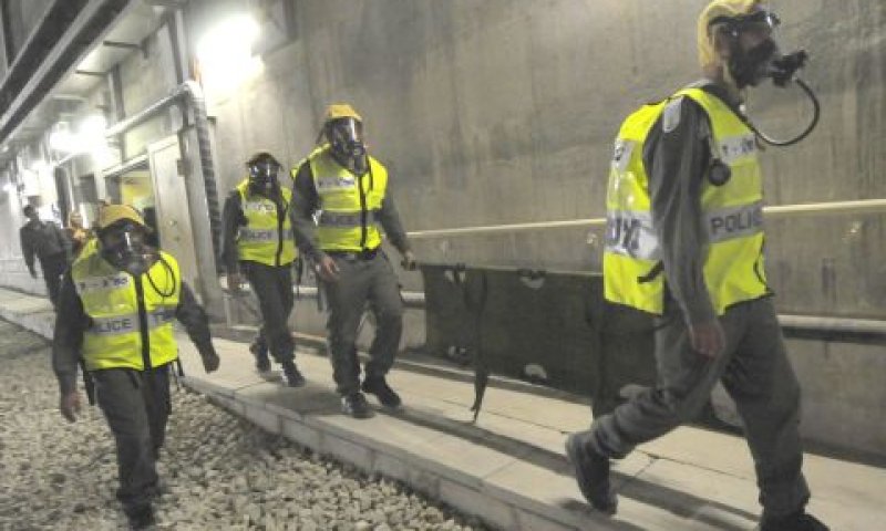 תרגיל חילוץ לכודים ברכבת ברעידת אדמה [צילום: פלאש 90]