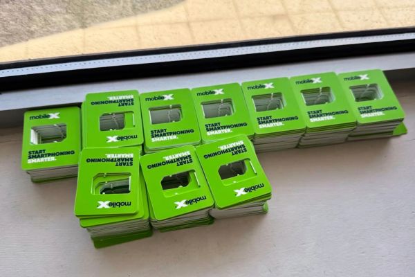 100 אלף אריזות SIM נתפסו באתר המסתור [צילום: השירות החשאי של ארה"ב/AP]
