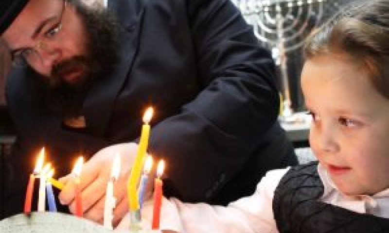 זהירות: "חנוכייה לי אש!" [צילום: פלאש 90]