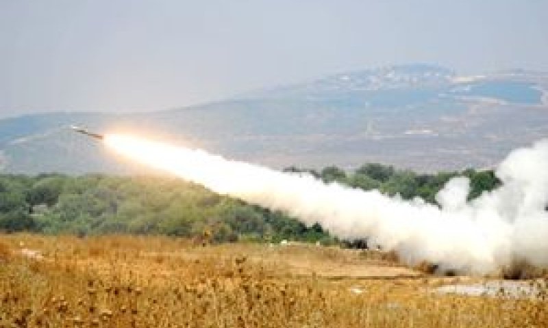 שיגור פצצת מצרר [צילום: דובר צה"ל]