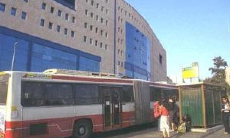 אוטובוס של אגד מול התחנה המרכזית החדשה בירושלים [צילום: יעקב סער/לע"מ]