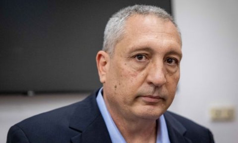 חפץ. אוכל בתוך הנעליים [צילום: יונתן זינדל, פלאש 90]