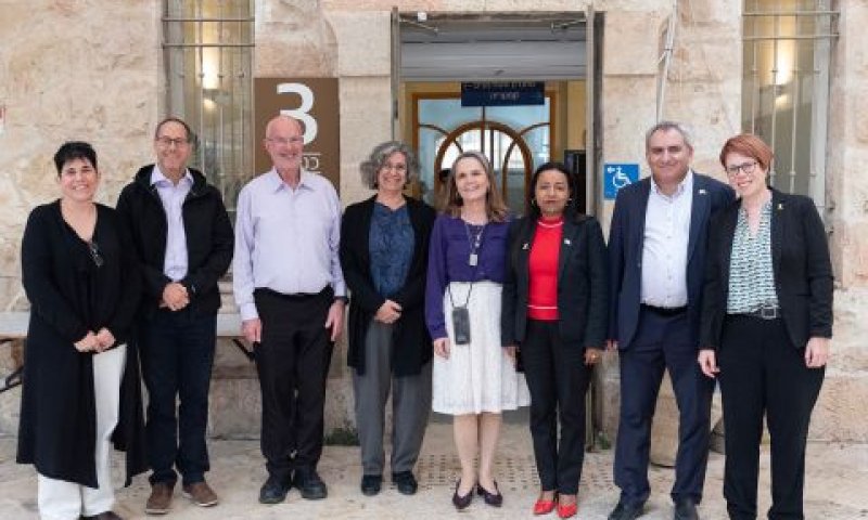 חברי ועדת המשנה במכלת הדסה [צילום: שחר רגב]