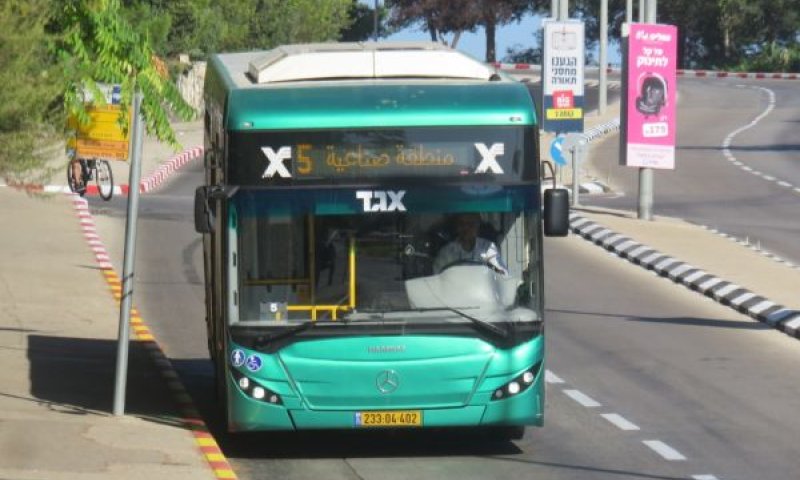 הקווים העירוניים משנים כיוון [צילום: שמואל וולף]