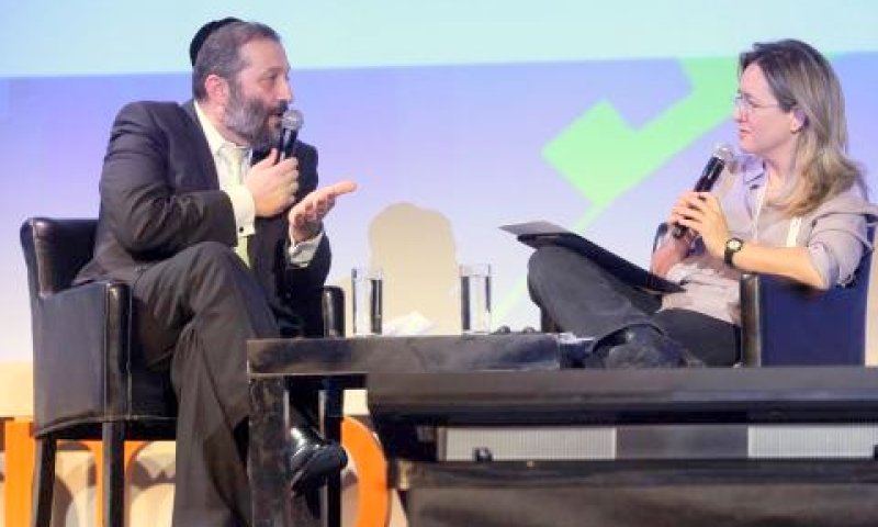 אילנה דיין מראיינת את אריה דרעי [צילום: שילה הפקות]