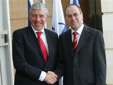ג'ק סטרו נפגש עם סילבן שלום [AP]